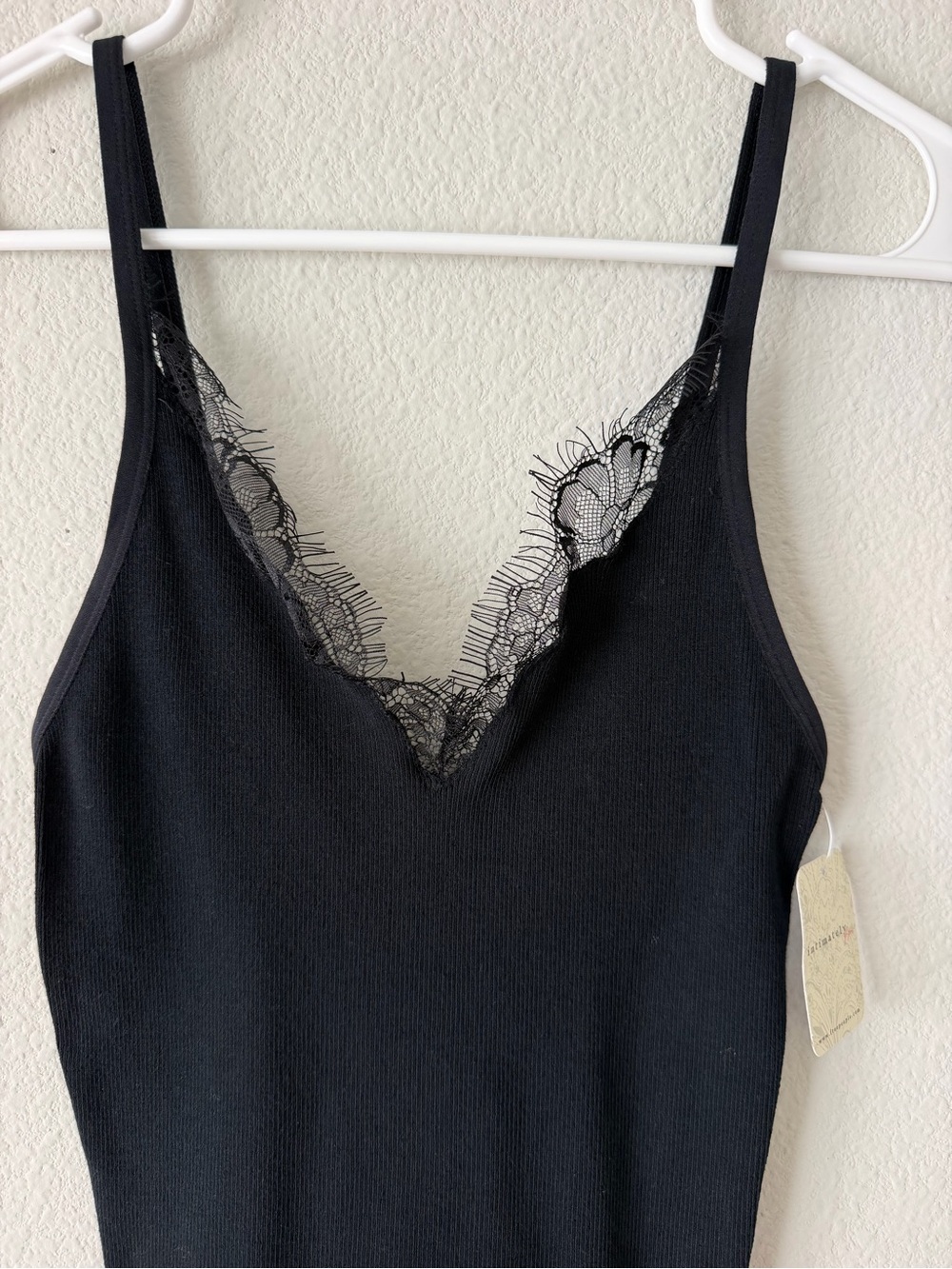 Free People Intimately Lace Trim Cami XS/S Black Ribbed Eyelash V-Neck Tank NWT - Picture 3 of 10